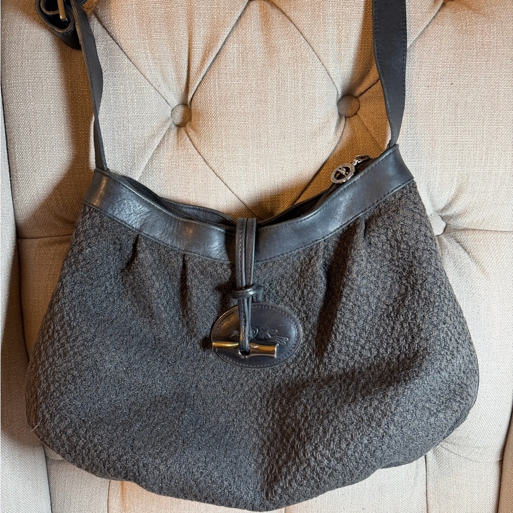 Longchamp Vintage Shoulder Bag )Need to repair the zipper, see photos!)